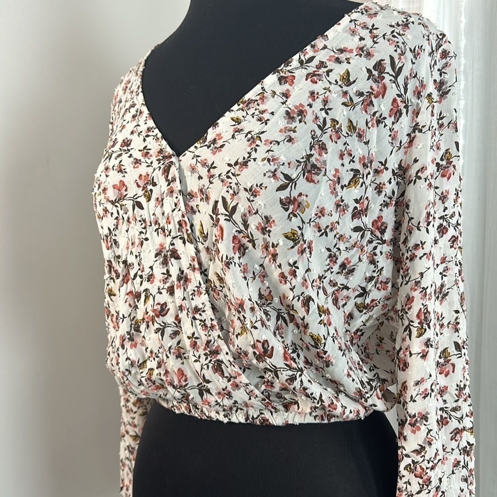 Sadie & Sage Floral Flare Crop Long Bell Sleeve Blouse